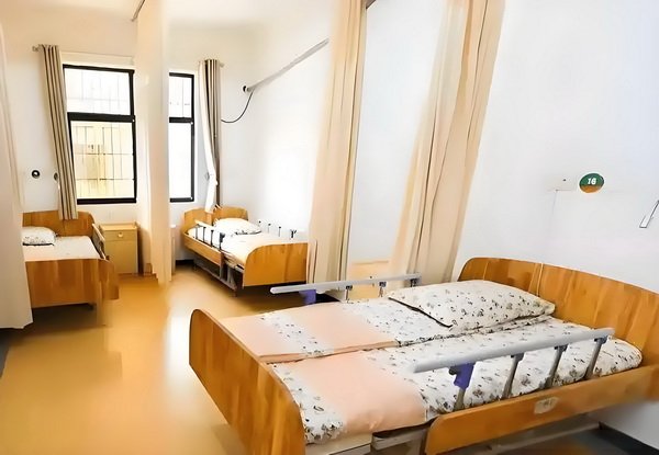 深圳不让落户_同样是“大尺度”，抵触《731》的网友，该看看港版《黑太阳731》 同样是大尺重点应是一项任务